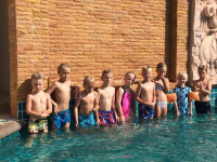 Förskoleklass använder vår pool
