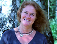 Rektor Koh Lanta Lola Holmstedt är rektor med ansvar för skolan på Koh Lanta. Hon är en sportig och MC-åkande Norrköpingstjej med många års erfarenhet av läraryrket, handledar- och ledaruppdrag i grundskolan. Hon är en energisk, positiv och stabil person, som dessutom tidigare har hunnit med att jobba tre säsonger som lärare på Sanuk.