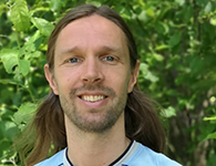 Niklas Ryholt är en aktiv person från Tyresö som gärna engagerar sig i olika aktiviteter och idrotter. Förutom idrott är han också mycket intresserad av språk och har fastnat för spanska som han nu undervisar i. Niklas är en observerande pedagog som ställer höga krav på sig själv och gillar att engagera andra. Tillsammans med sin familj beger han sig till oss i Thailand och kommer att arbeta mellan november och mars.