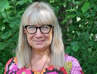 Heidi Rönnberg är en positiv, utåtriktad och kreativ person. Hon arbetar mycket med bild och slöjd som hon även kommer att göra hos oss. Storyline och klassblogg ligger henne varmt om hjärtat. Eftersom hon kommer från Finland blir hon naturligtvis vårt alldeles egna Mumintroll. Heidi ska jobba på grundskolan januari – mars.